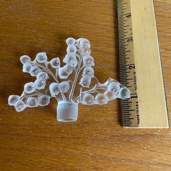 Lalique Claire Fontaine Perfume Bottle - Picture 11 of 11